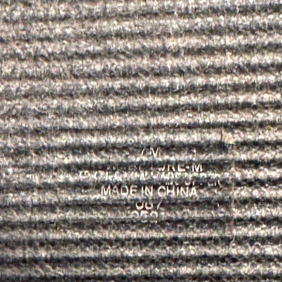 🩴 NWOT!! Tommy Hilfiger flip flops - Picture 3 of 3